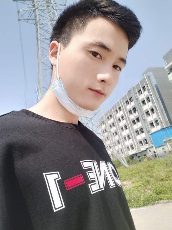 何凡的第一张照片--武汉认干亲服务网